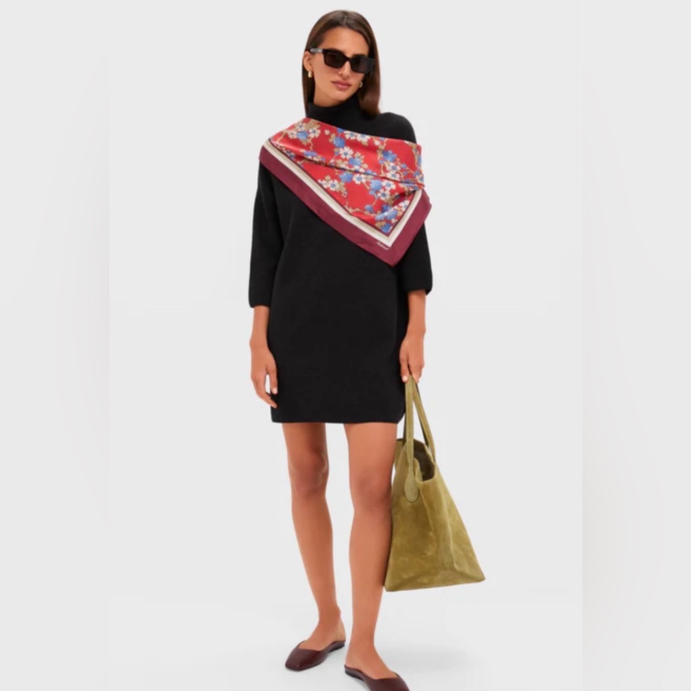 POMANDER PLACE Noir Vivianne Dress